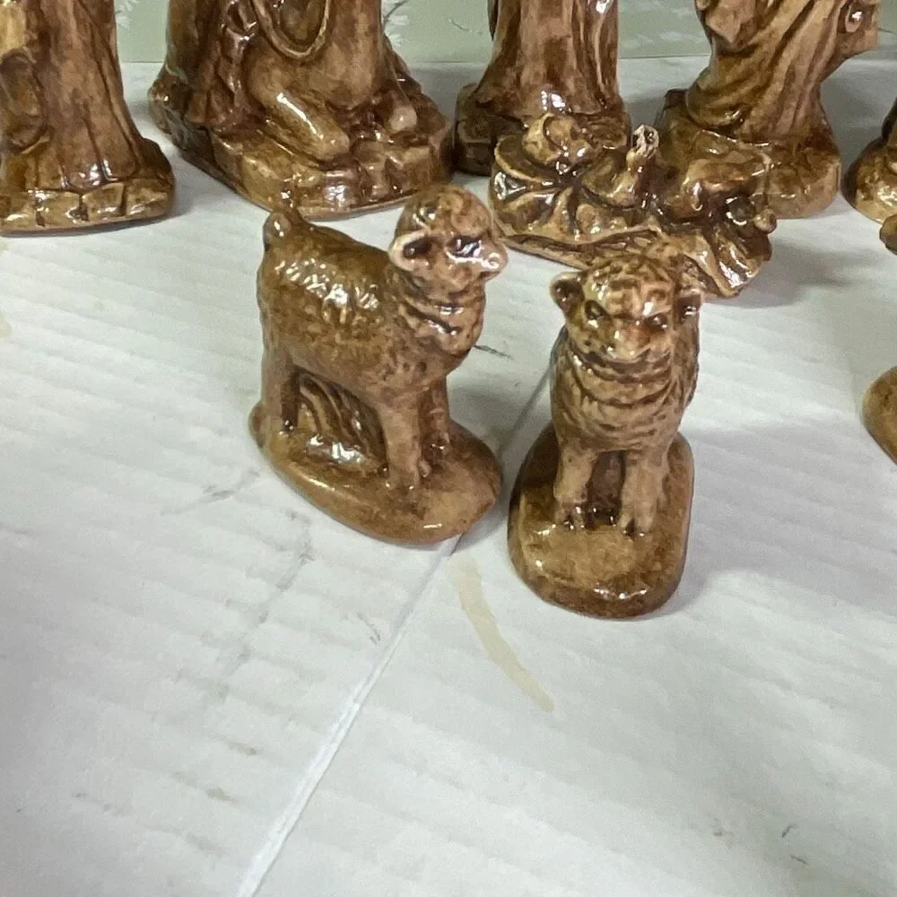 VTG 1973 Byron Mold Nativity Scene 12 pieces. Hand painted .
